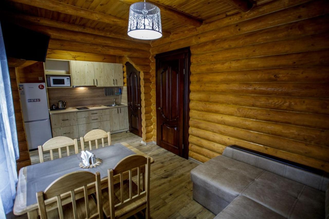 Комплекс Відпочинку Goldfіsh Сlub Pensionat Babintsy Exteriör bild