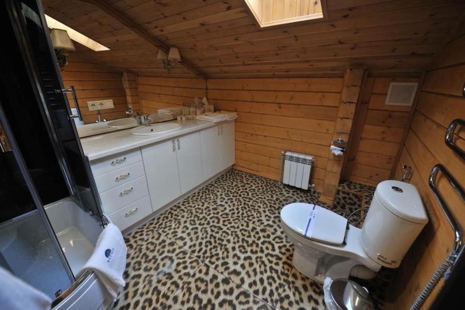 Комплекс Відпочинку Goldfіsh Сlub Pensionat Babintsy Exteriör bild