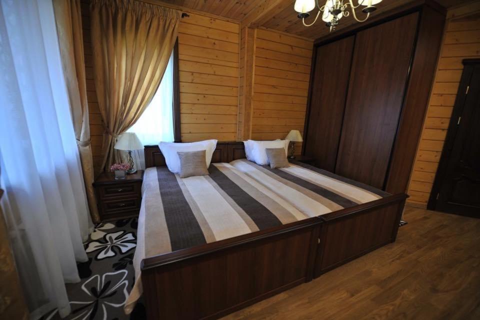 Комплекс Відпочинку Goldfіsh Сlub Pensionat Babintsy Exteriör bild